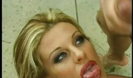 سمراء سكس افلام سكس اجنبي يحب أن تمتص الديك