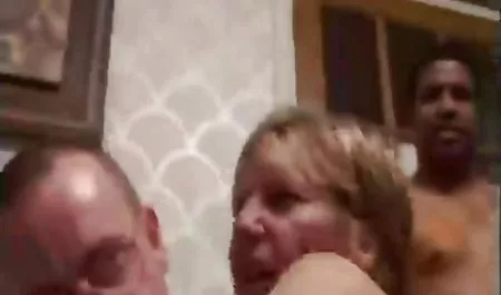 بدون استخدام الواقي الذكري الجنس الشرجي سكس اجنبي وعربي وافلام اجنبيه وفيلم
