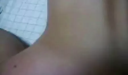 ليلى لها ثقوب تملأ سكس اجنبي شيميل الأحد