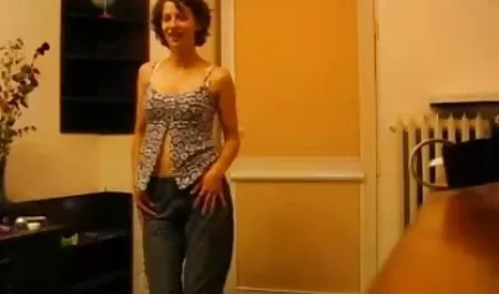 بداية سكس شيميل اجنبي من الأنبوب.